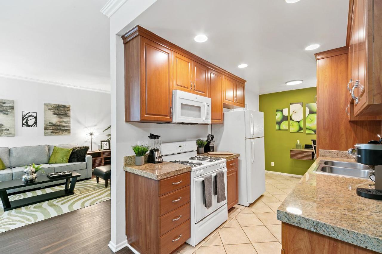 Beverly Hills Gem 1 Bedroom Apt With Parking 218 ロサンゼルス エクステリア 写真